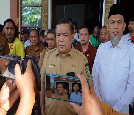 Pj Gubernur Riau, SF Hariyanto saat launching Kartu Sosial Berkhidmat 2024 di Kota Dumai (foto/Yuni)